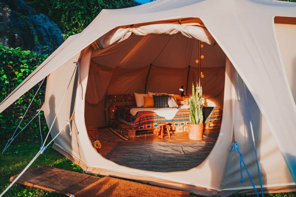 namiot-sferyczny-cena-615jth-1.jpg Inwestycja w glamping w Polsce – czy to ma sens? - obrazek 1